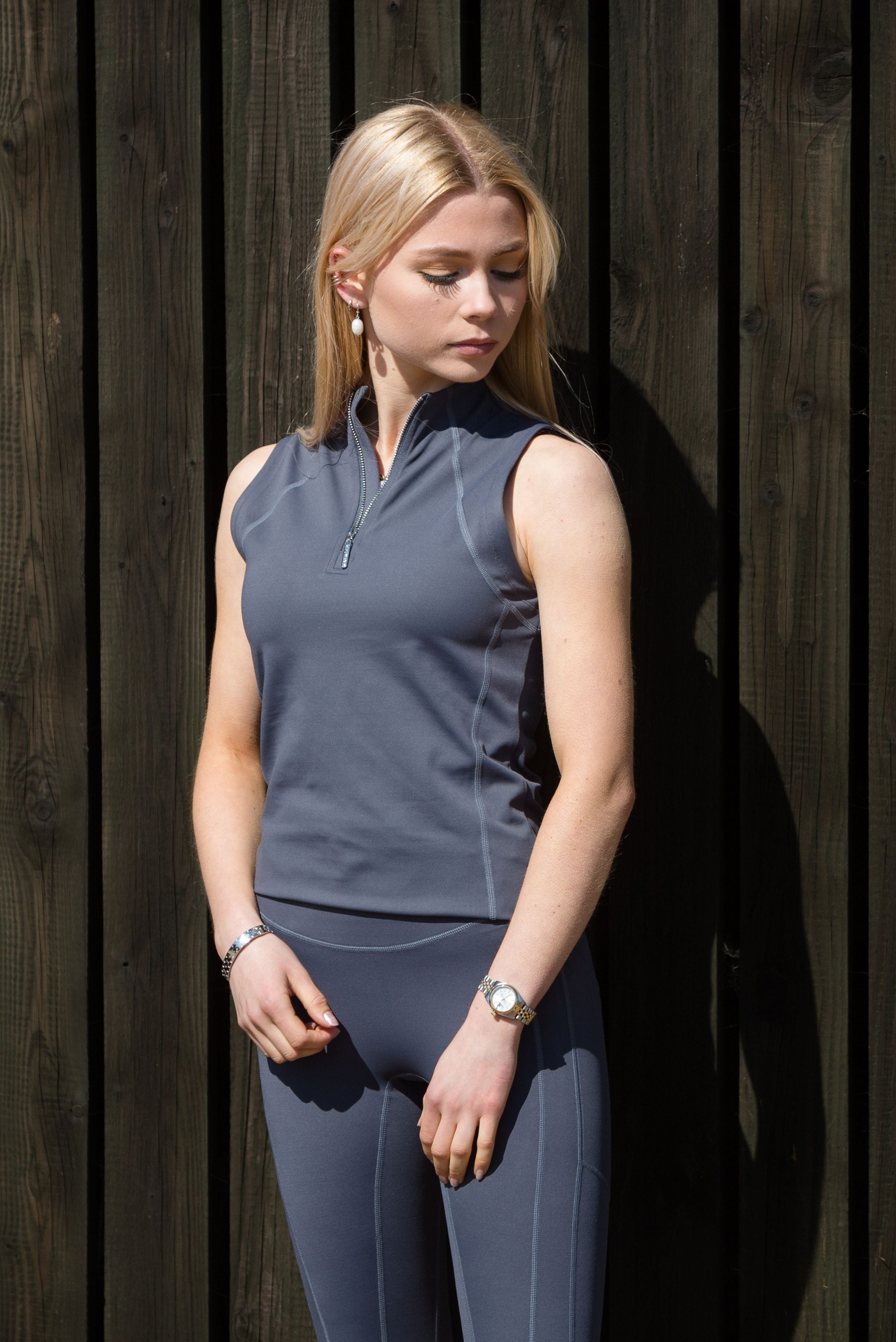 Sleeveless base layer in charcoal recycled