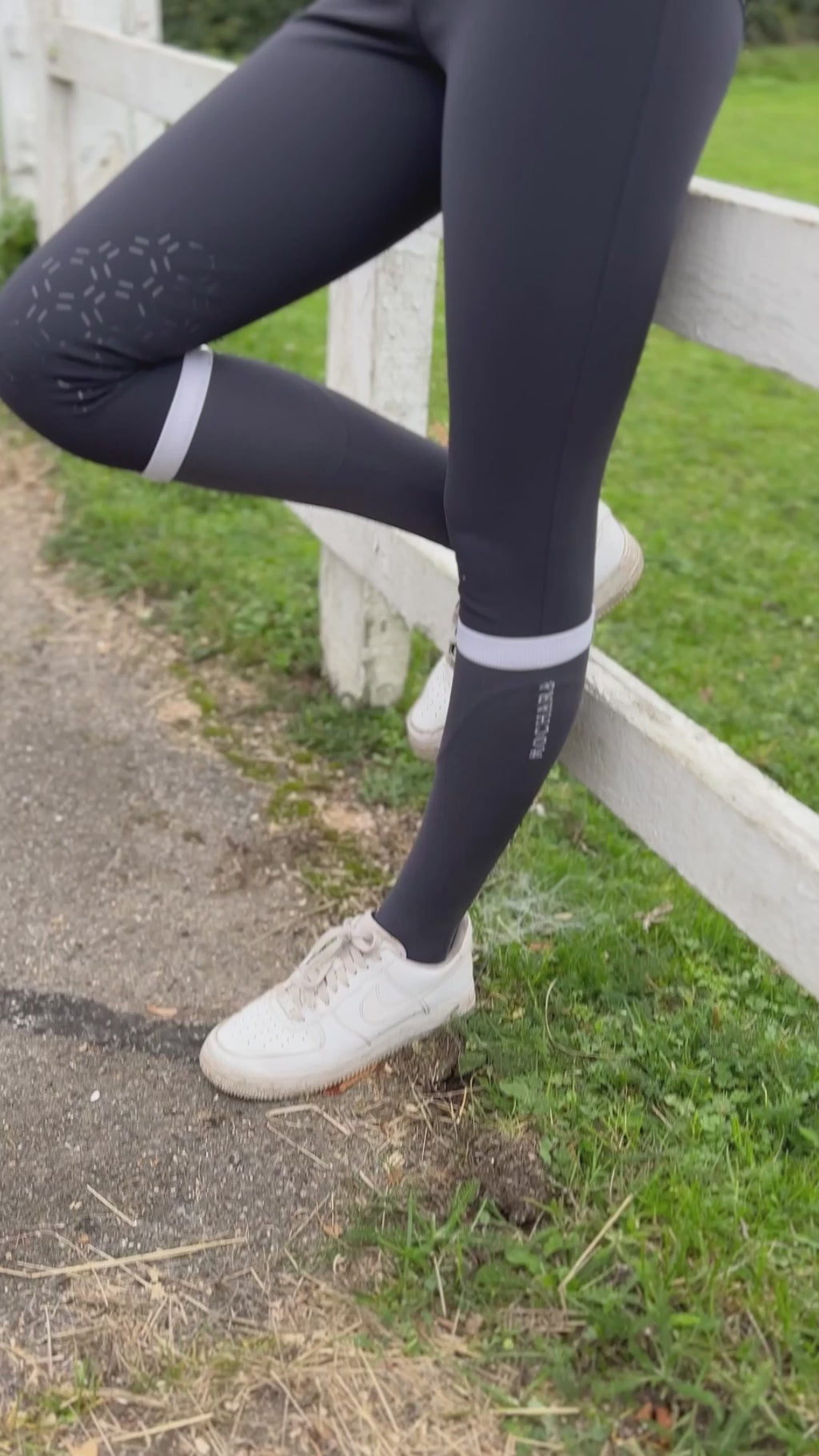 Mochara Navy Breeches